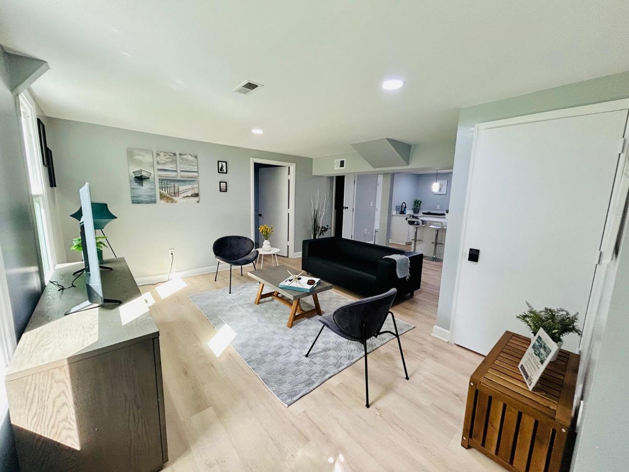 Comfy Lower Lvl Apt With Jetted Tub Near Uptown And Unc Charlotte Exterior foto